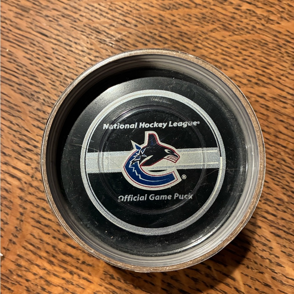 NHL Official Game Puck - Vancouver Canucks